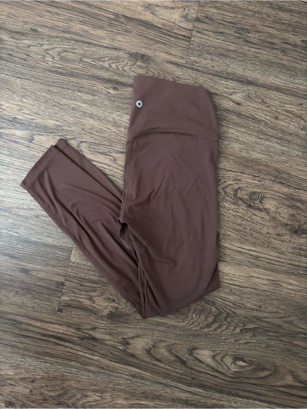 High-Waisted Brown Athletic Leggings Size S – 7/8 Length – Sunburst Logo